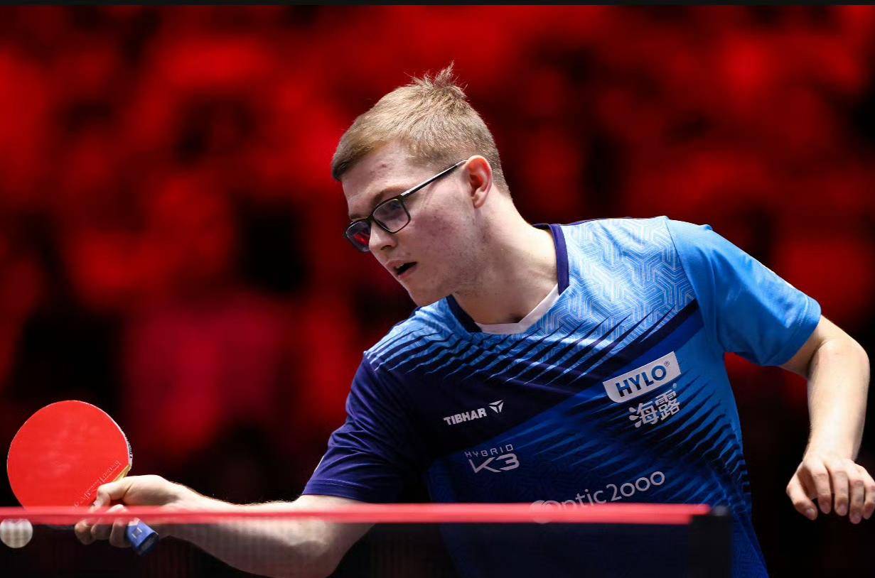 法国乒乓球队逆转英国乒乓球队，马龙完成帽子戏法