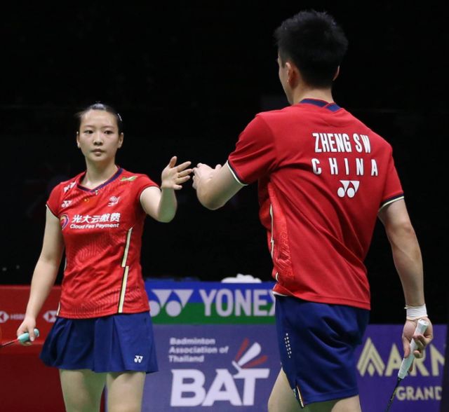 中国队横扫印度队，黄鸭组合点燃赛场