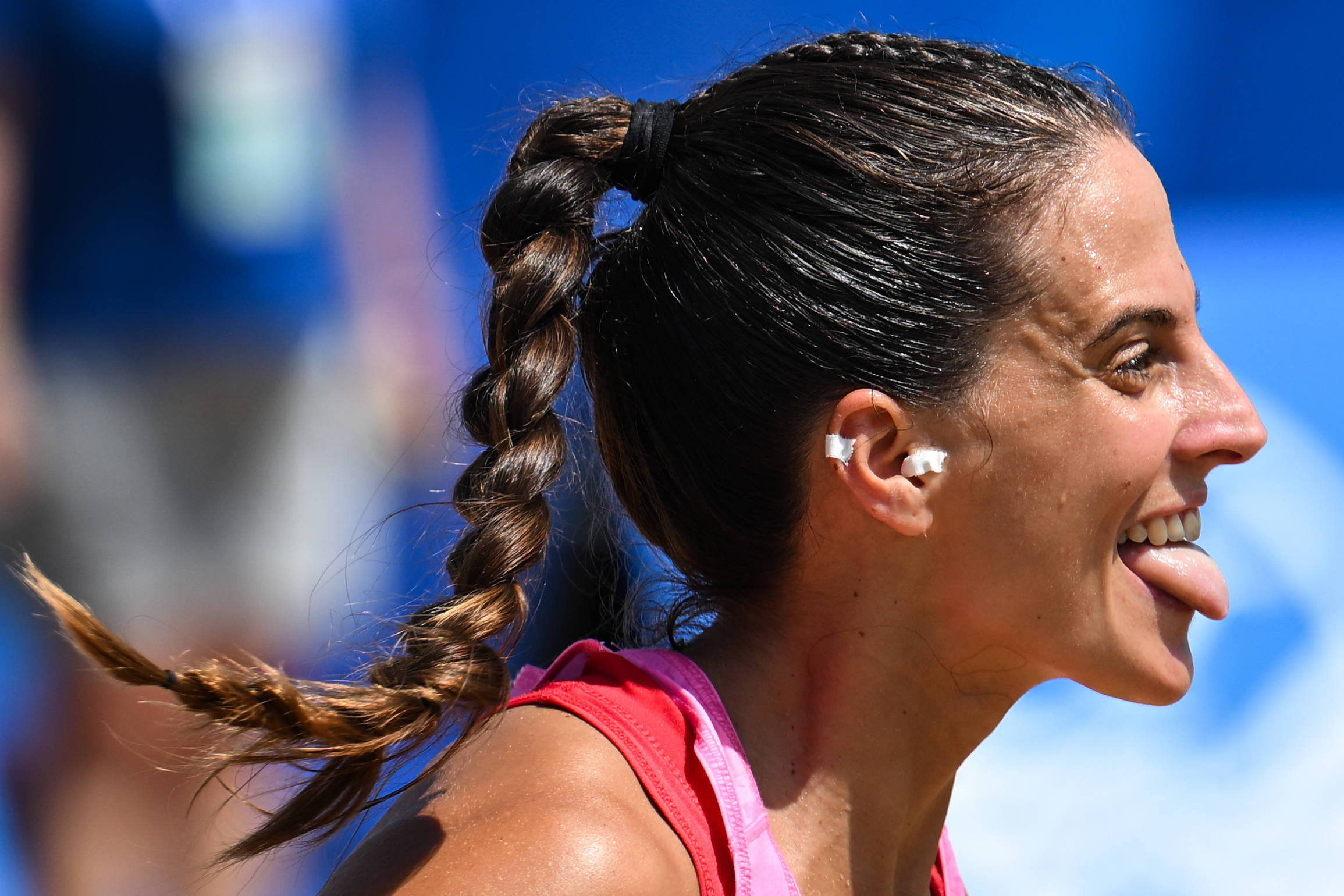 IM体育-西班牙马术选手高难度表现，获得铜牌