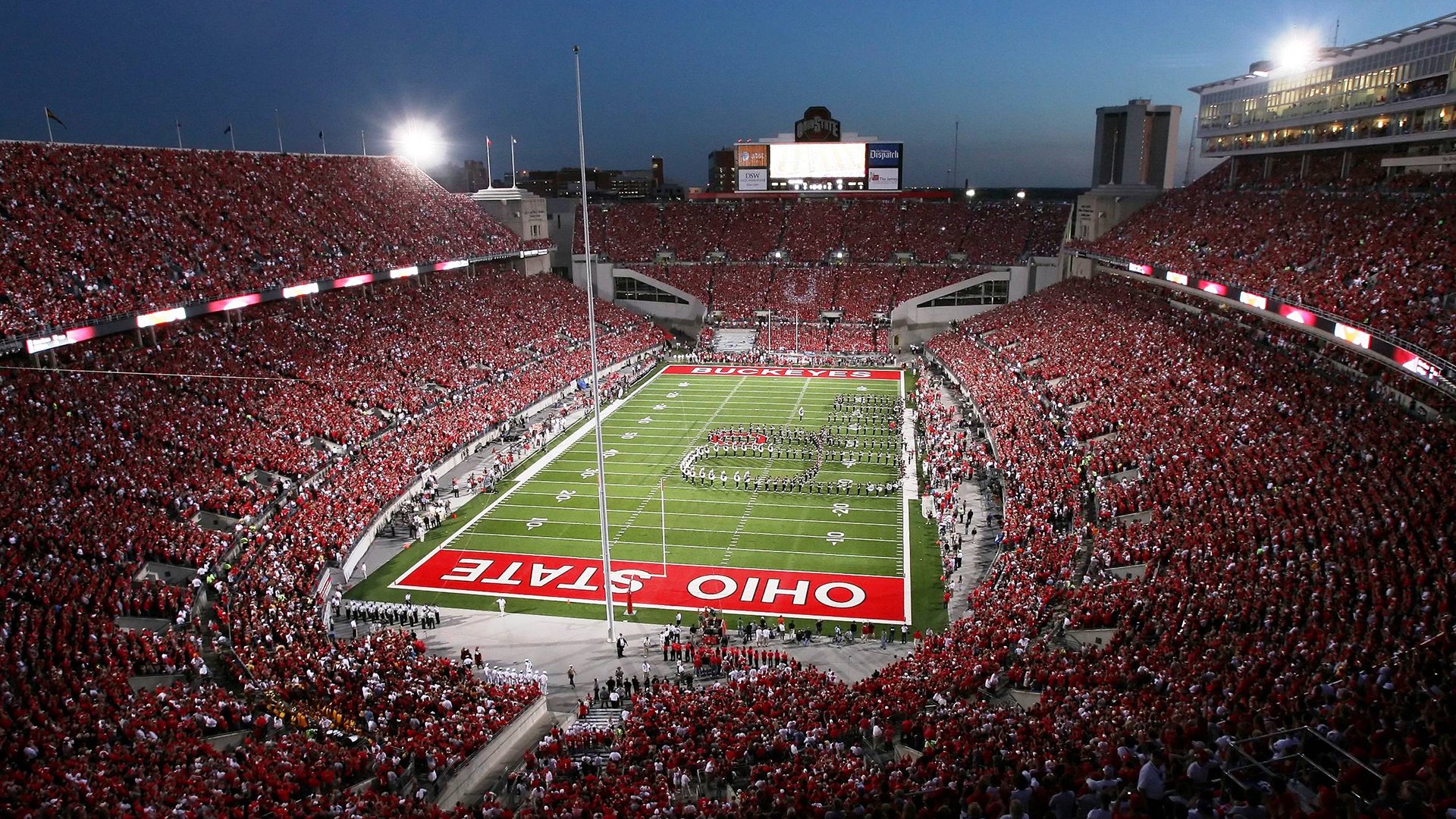 IM体育在线注册-雄鹿完胜马刺，西亚卡姆点燃赛场，新篇章的序曲