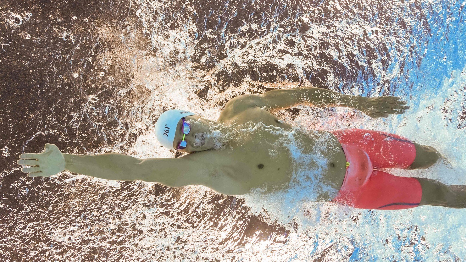 IM Sport-非常有戏剧性，充满了足球世界里以下克上的激动与英雄救主的浪漫。我们先把思维扩展开来，构思一个足够吸引人且富有深度的标题